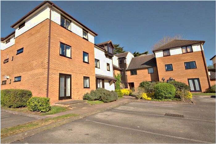 2 Bedroom Flat To Rent In Lancastria Mews, SL6