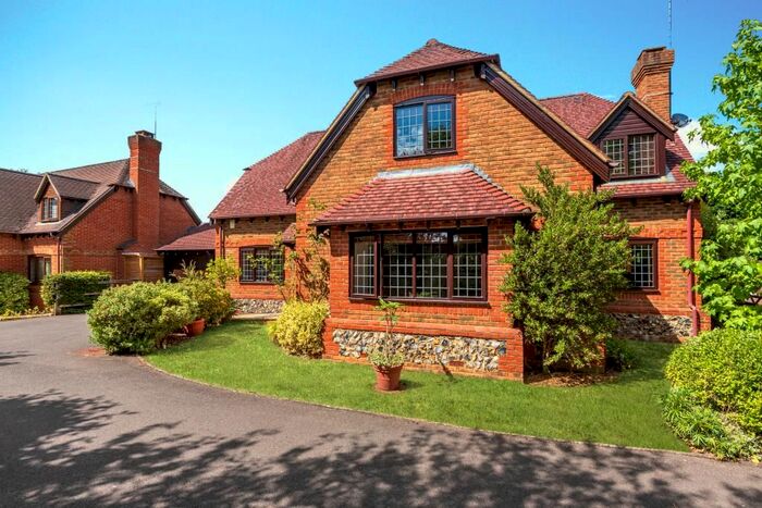4 Bedroom Detached House To Rent In Little Foxes, Wokingham, RG40