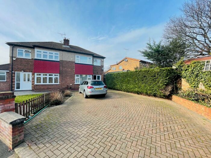 3 Bedroom Semi-Detached House To Rent In Montayne Road, Cheshunt, EN8