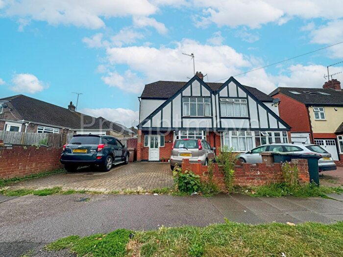 3 Bedroom Property To Rent In Lewsey Road, Luton, LU4