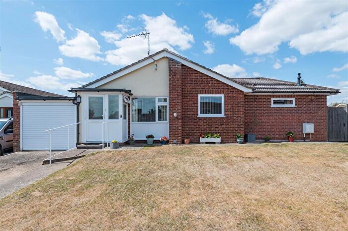 3 Bedroom Detached Bungalow For Sale In Castle Rise, Hadleigh, IP7