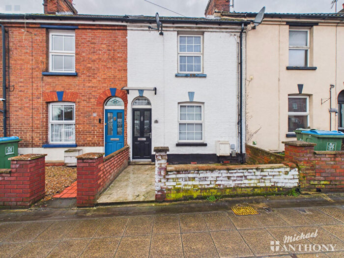 3 Bedroom Terraced House For Sale In Park Street, Aylesbury, HP20