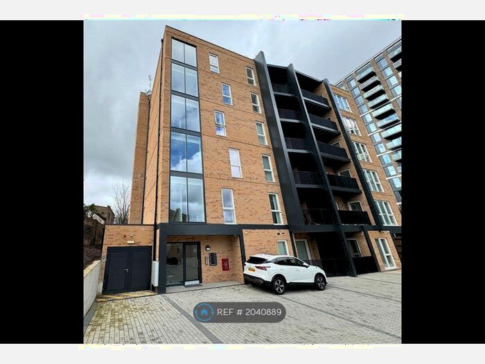 2 Bedroom Flat To Rent In Kew Bridge Road, Brentford, TW8