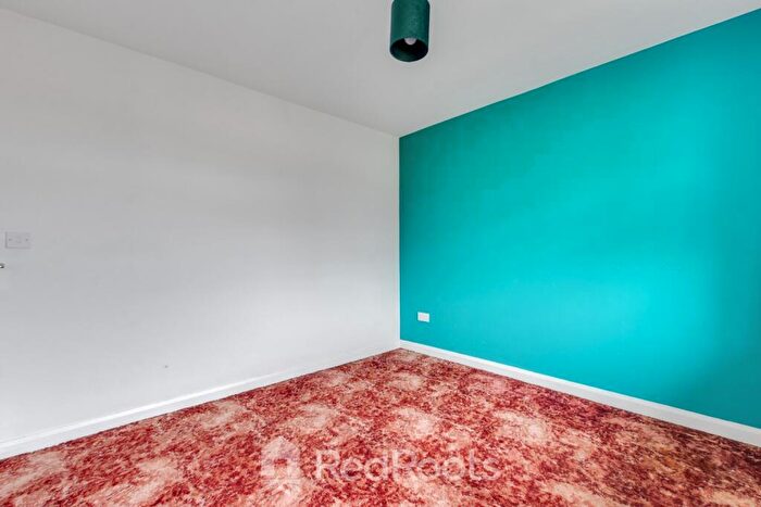 2 Bedroom Detached Bungalow For Sale In Corn Hill, Conisbrough, Doncaster, DN12