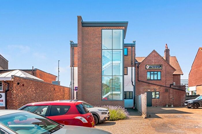 1 Bedroom Flat For Sale In High Street, Uckfield, TN22