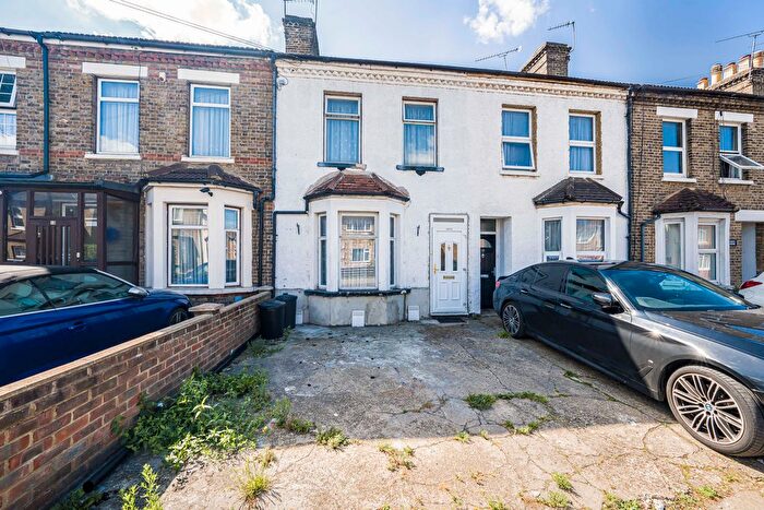 4 Bedroom Terraced House To Rent In Cowley Mill Road, Cowley, Uxbridge, UB8
