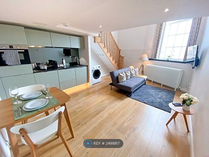 Studio To Rent In Mcdonald Road, Edinburgh, EH7