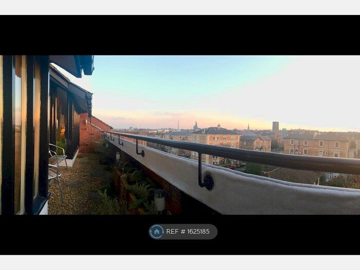 3 Bedroom Flat To Rent In Beaufort Rd, Bristol, BS8