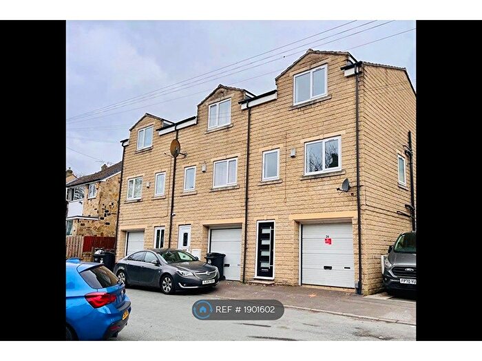 4 Bedroom Semi-Detached House To Rent In Stanley Street, Brighouse, HD6