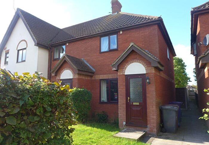 2 Bedroom Terraced House To Rent In Tabbs Close, Letchworth Garden City, SG6