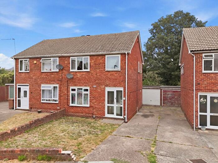 3 Bedroom Semi Detached House For Sale In Malvern Close, Ipswich, IP3