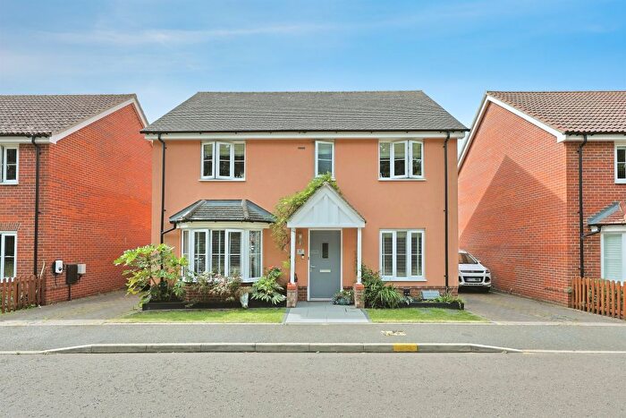 4 Bedroom Detached House For Sale In Sawyer Crescent, Hethersett, Norwich, NR9