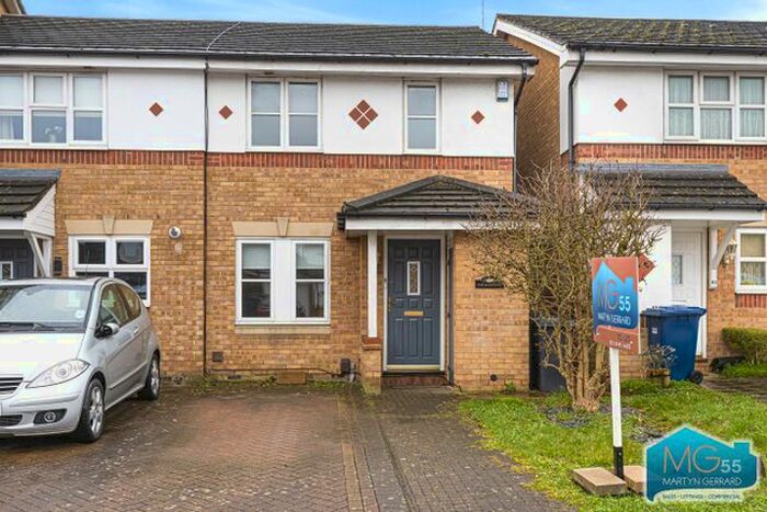 3 Bedroom Semi-Detached House To Rent In Ribblesdale Avenue, New Southgate, London, N11