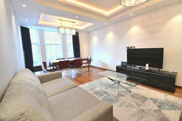 3 Bedroom Flat To Rent In Upper Grosvenor Street, Mayfair, W1K
