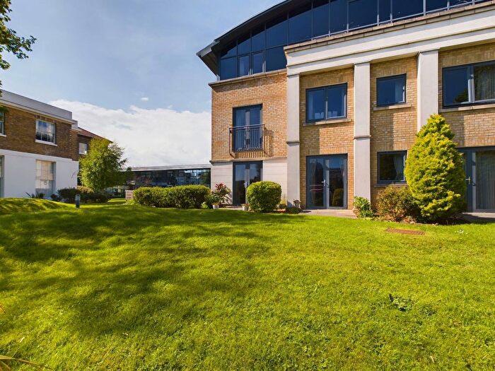 2 Bedroom Flat For Sale In Union Place, Worthing, BN11