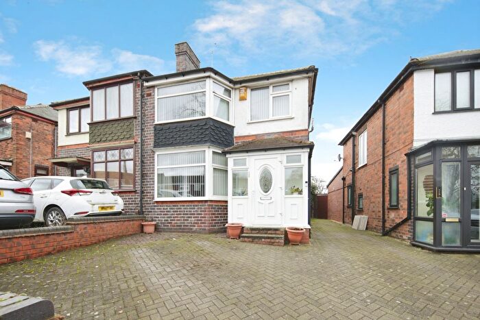 3 Bedroom Semi Detached House For Sale In Bromford Road, Hodge Hill, Birmingham, B36