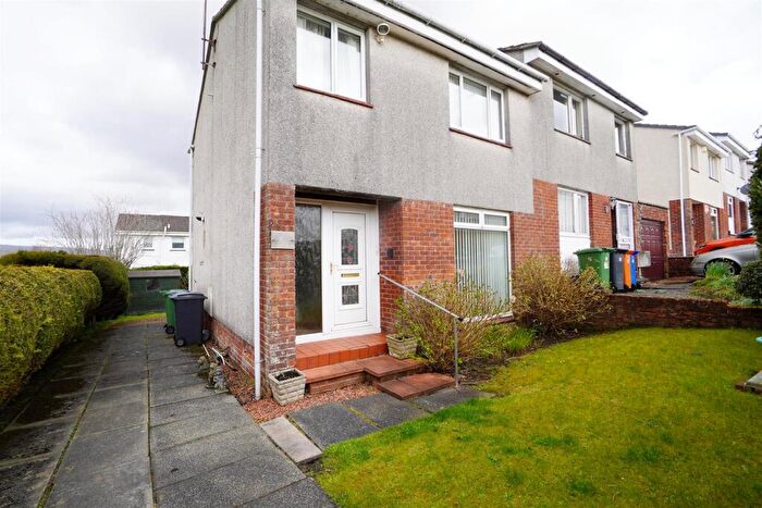 3 Bedroom Semi-Detached House For Sale In Pinewood Place, Glasgow, G66