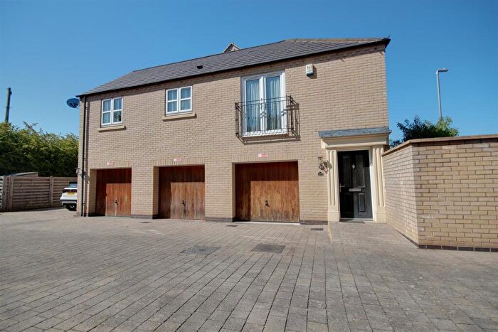2 Bedroom Apartment For Sale In St. Georges Court, Willerby, Hull, HU10