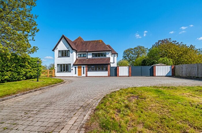 4 Bedroom Detached House For Sale In Stratford Road, Hockley Heath, B94