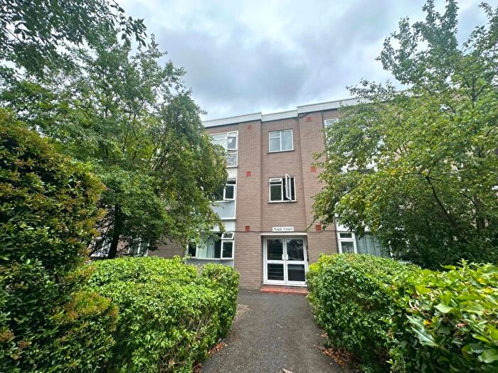 2 Bedroom Flat For Sale In Canadian Avenue, London, SE6