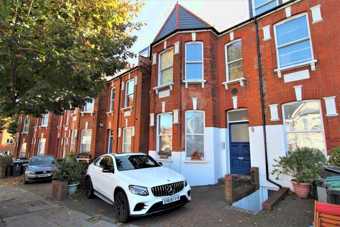3 Bedroom Flat To Rent In Muswell Road, London, N10
