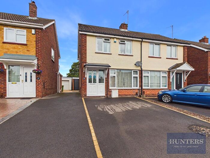 3 Bedroom Semi Detached House For Sale In Denbigh Road, Cheltenham, GL51