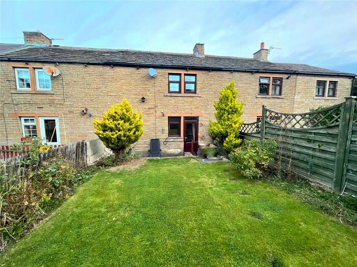 2 Bedroom Terraced House To Rent In Towngate, Highburton, Huddersfield, West Yorkshire, HD8