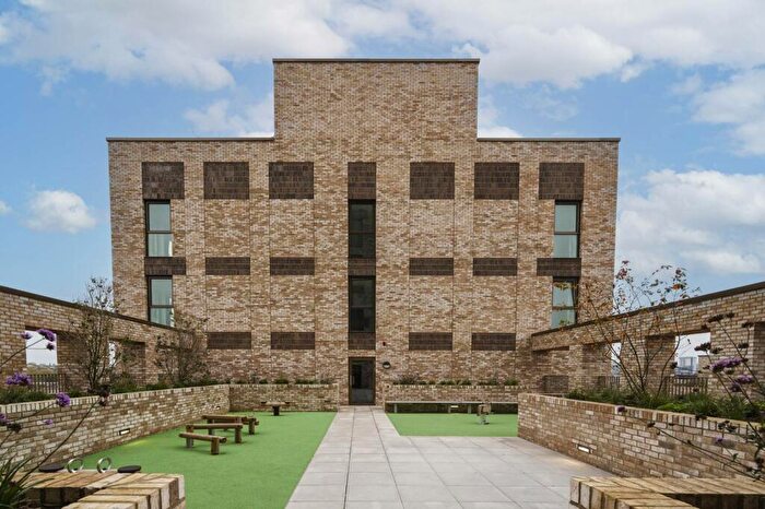 2 Bedroom Flat To Rent In Orwell House, North West Quarter, Kilburn, NW6