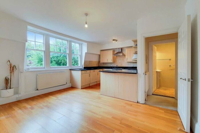 2 Bedroom Flat To Rent In Hornsey Lane Gardens, Highgate, N6