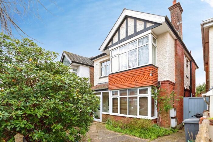 2 Bedroom Flat For Sale In Edgehill Road, Bournemouth, BH9