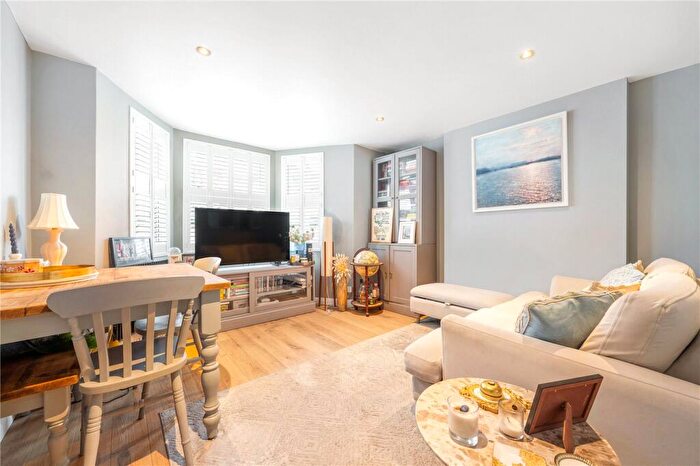 2 Bedroom Flat For Sale In Lordship Lane, East Dulwich, London, SE22
