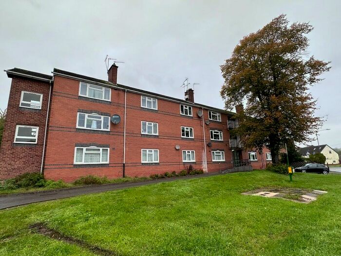 2 Bedroom Flat To Rent In Emscote Road, Warwick, Warwickshire, CV34