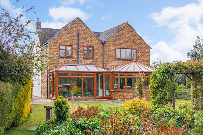 4 Bedroom Detached House For Sale In Horton Lane, Milcombe, OX15