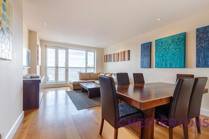 2 Bedroom Flat To Rent In Eaton House, E14