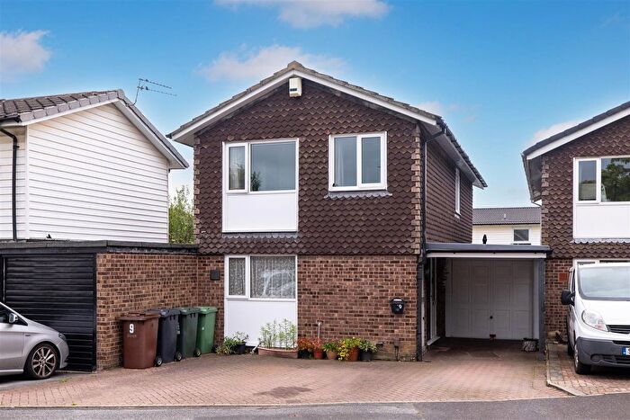 4 Bedroom Link Detached House For Sale In Marsett Way, Leeds, LS14