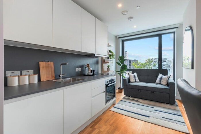 Flat To Rent In Flat Premier House, Canning Road, HA3