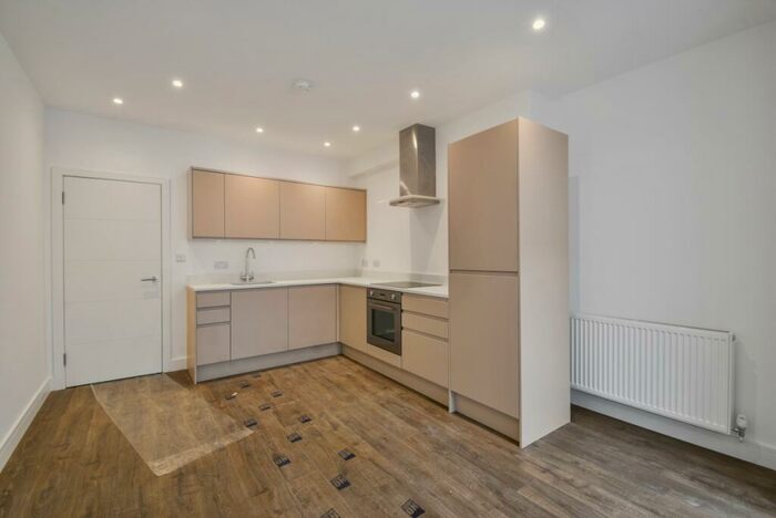 2 Bedroom Flat To Rent In Aldershot Road London, NW6