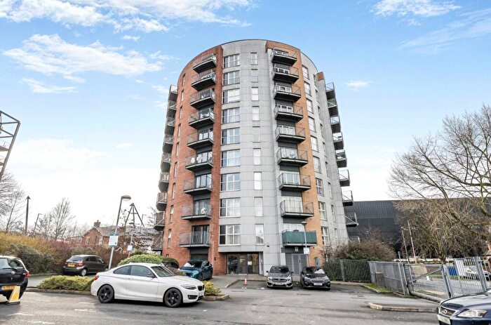 2 Bedroom Flat To Rent In Stuart Street, Manchester, Greater Manchester, M11