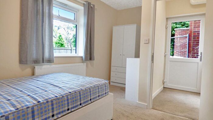 2 Bedroom Flat To Rent In Horwood Close, Oxford, OX3