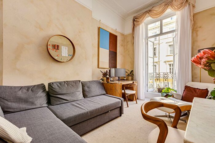 1 Bedroom Flat For Sale In Gloucester Terrace, London, W2