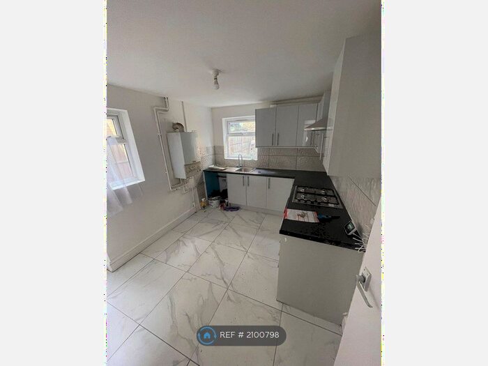2 Bedroom Terraced House To Rent In Avenons Road, London, E13