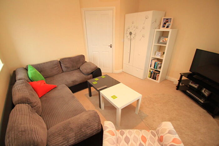2 Bedroom Apartment To Rent In Newbiggin Place, Leicester, LE4