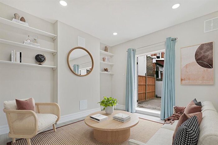 1 Bedroom Maisonette To Rent In Brookwood Road, London, SW18