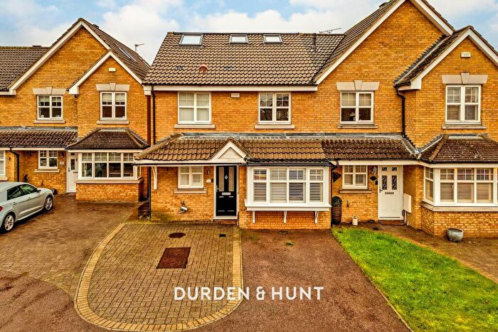 4 Bedroom Semi Detached House For Sale In Kershaw Close, Emerson Park, RM11