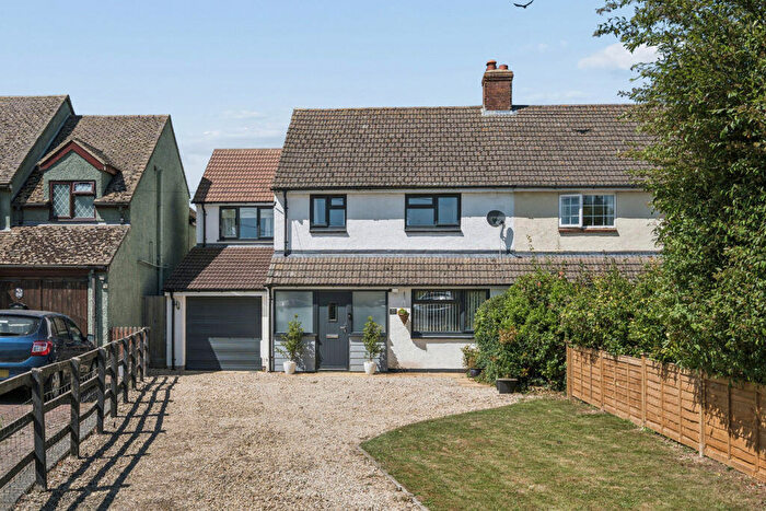 4 Bedroom Semi-Detached House For Sale In Kidlington Road, Islip, OX5