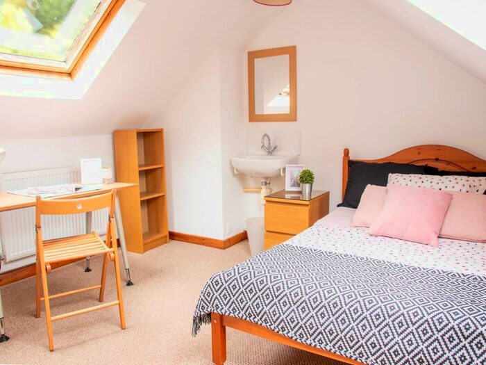 6 Bedroom Property To Rent In Uplands, Canterbury, Kent CT2