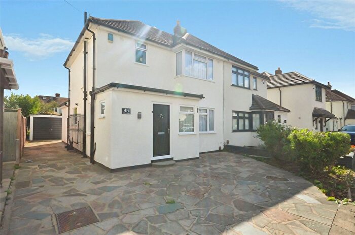 3 Bedroom Semi-Detached House To Rent In Calbourne Avenue, Hornchurch, Essex, RM12
