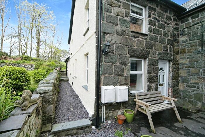 3 Bedroom Semi-Detached House For Sale In High Street, Criccieth, Gwynedd, LL52
