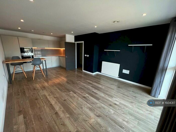 1 Bedroom Flat To Rent In Station Approach, London, SE26