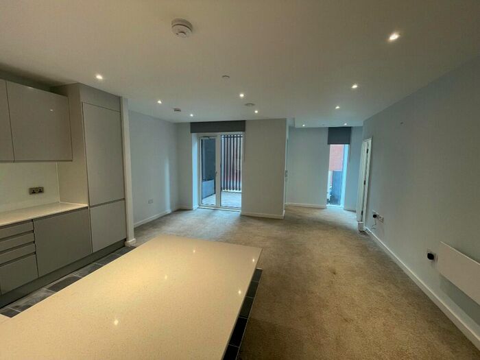 3 Bedroom Terraced House To Rent In Local Blackfriars, Garden Lane, Manchester, Greater Manchester, M3